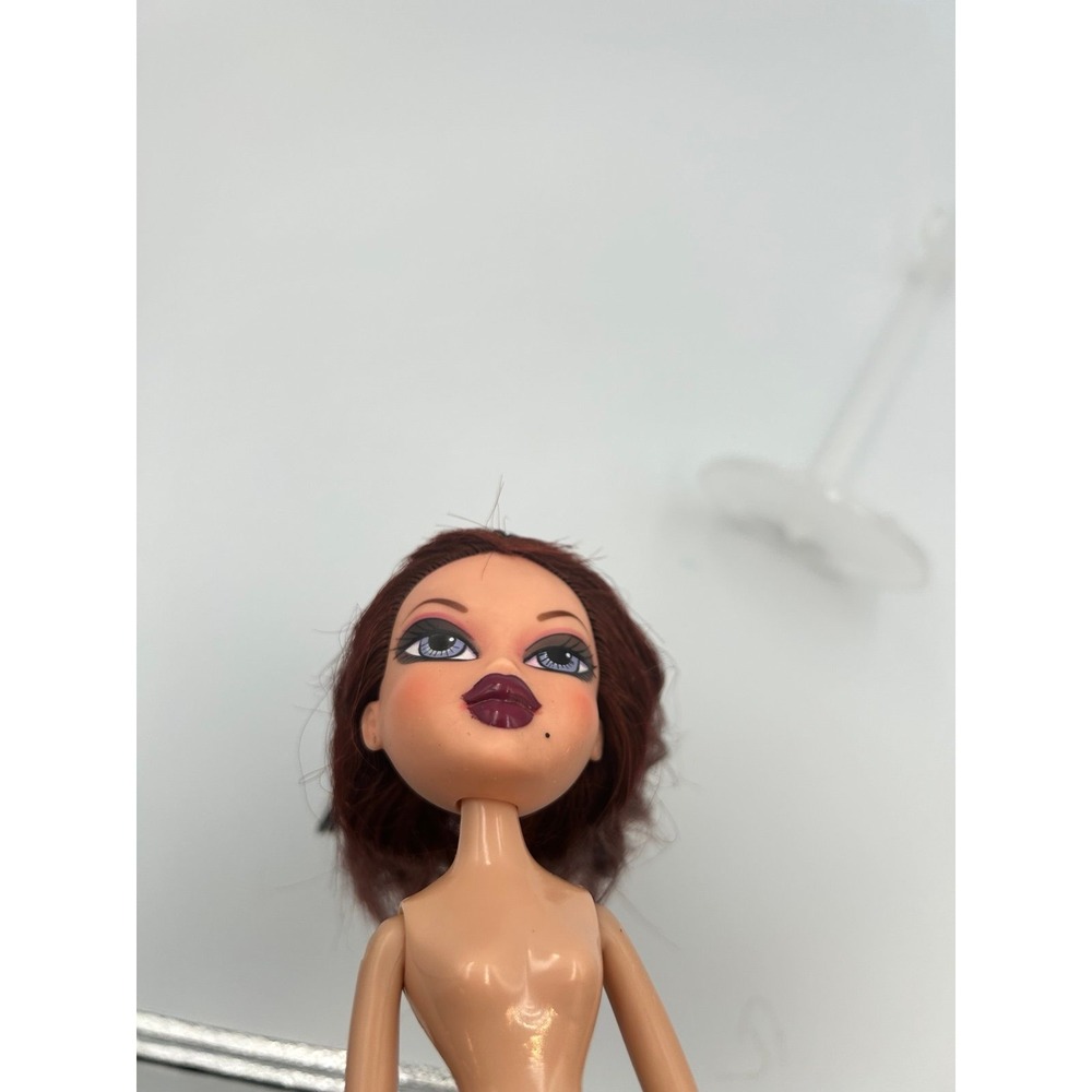 Bratz Treasures Collection Roxxi - Picture 7 of 11